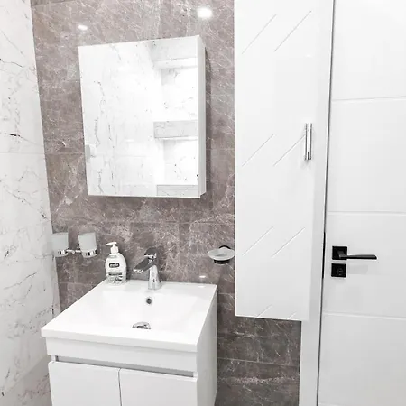 Luxury & Stylish 2 Bedroom At An Excellent Location * София